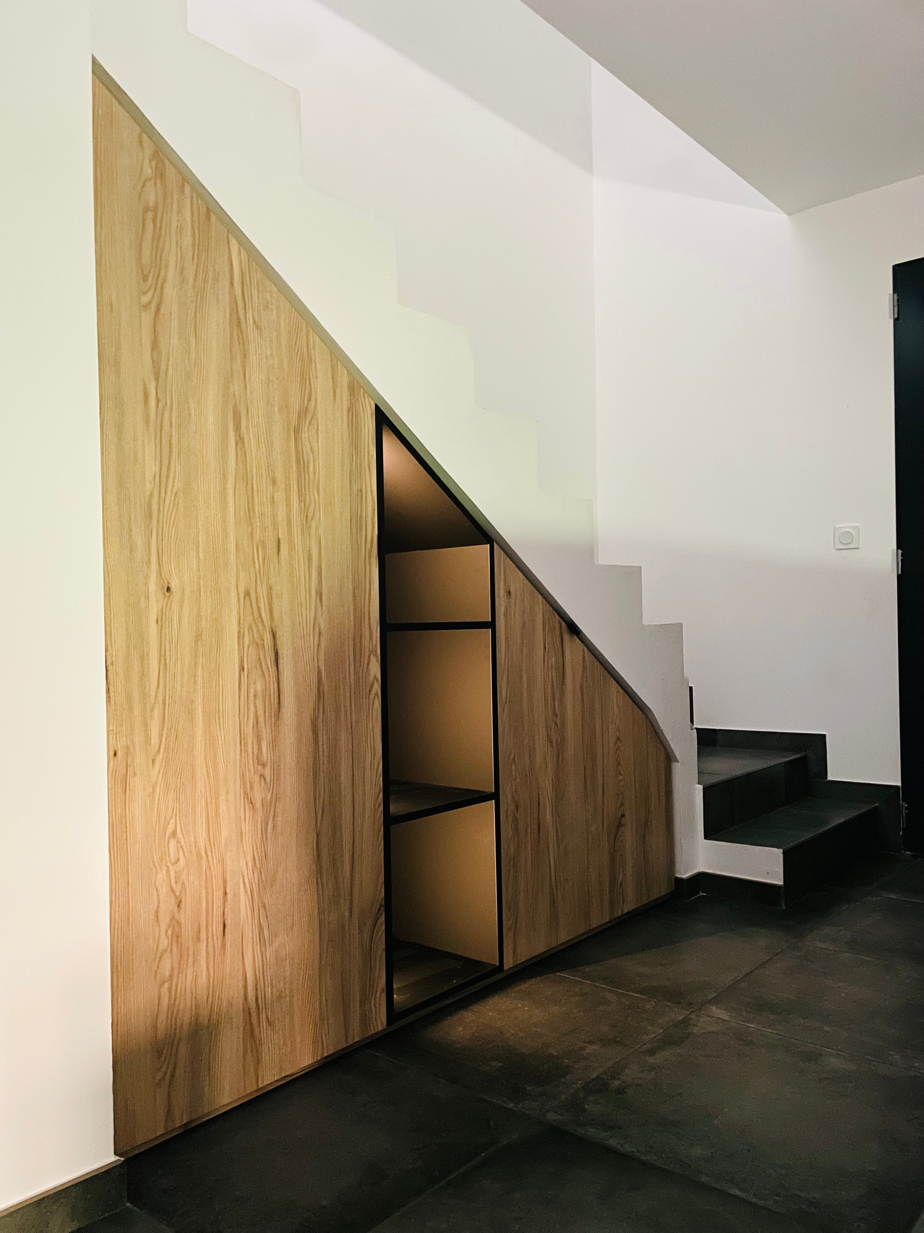 Rangement sous escalier